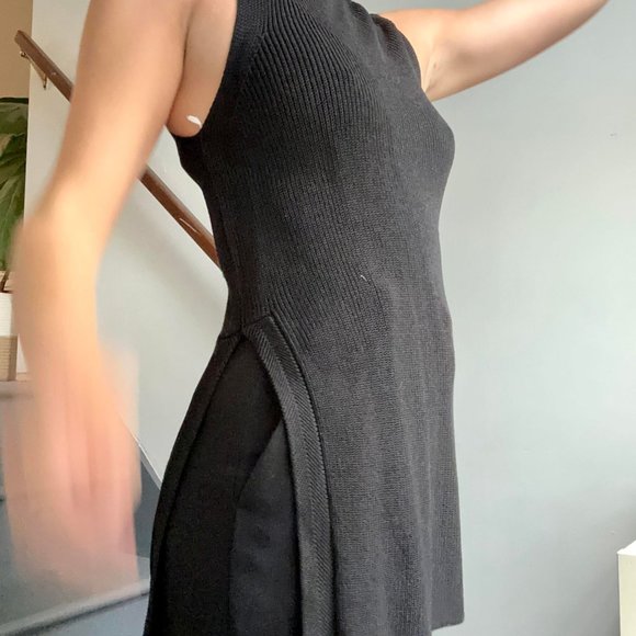 ARITZIA WILFRED PALMIER PLUM KNITTED SLEEVELESS SLIT TUNIC - S - Picture 2 of 4